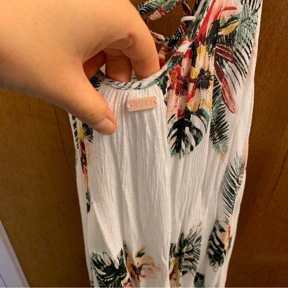 Roxy swimsuit coverup - Picture 3 of 6